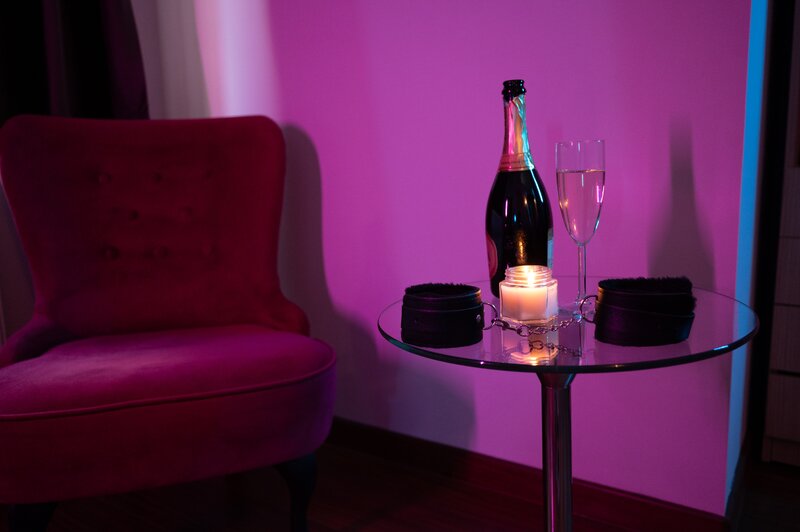 Masaj erotic si body-to-body intr-un ambient de lux